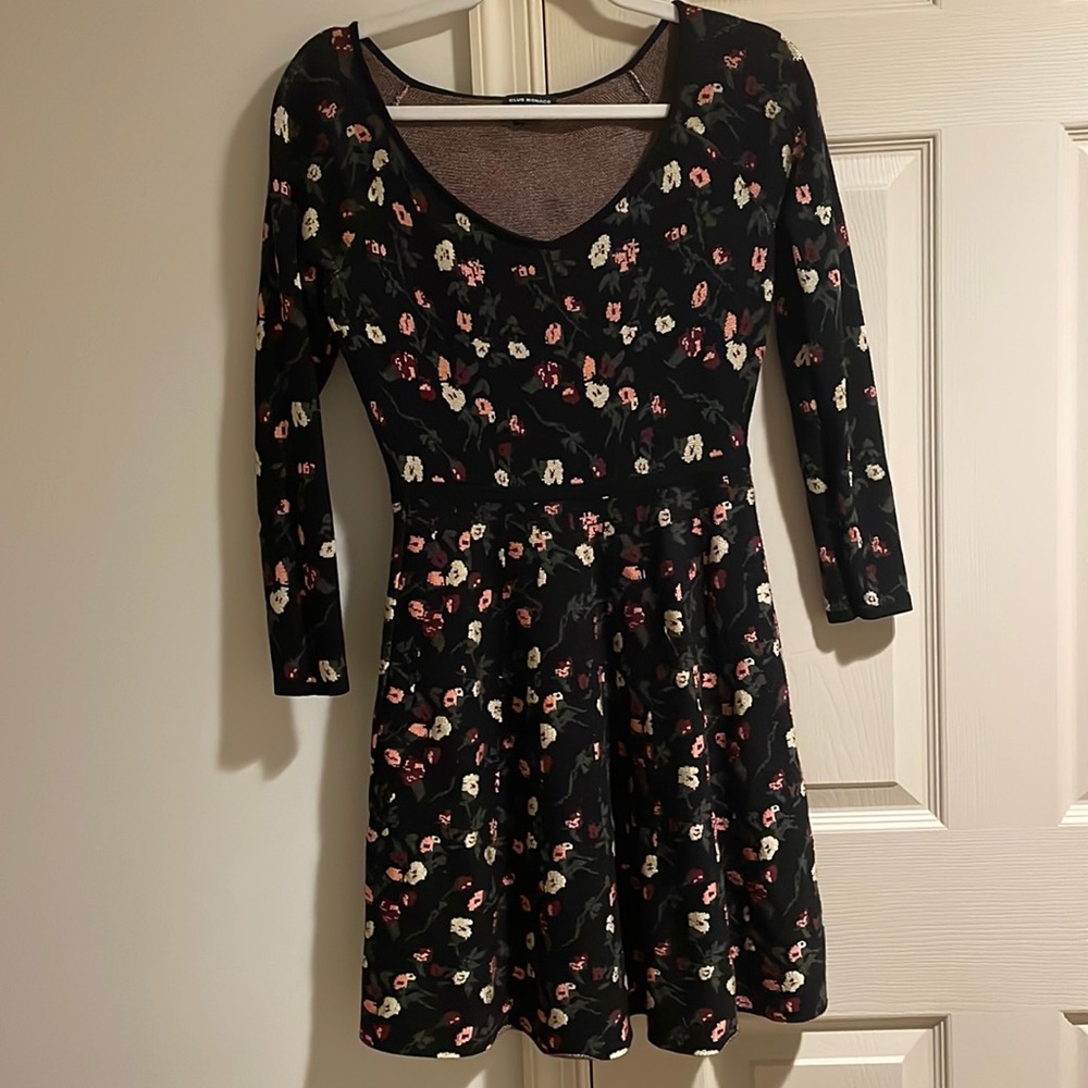 Club Monaco. Size S. Great condition.